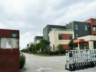 新華培訓(xùn)學(xué)校-臨港分校美的新風(fēng)安裝安裝工程 新華培訓(xùn)學(xué)校-臨港分校美的新風(fēng)安裝安裝工程