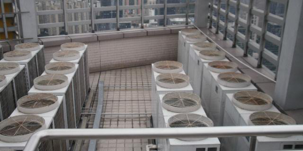 水安裝中央空調(diào)安裝麻煩嗎？會漏水嗎？