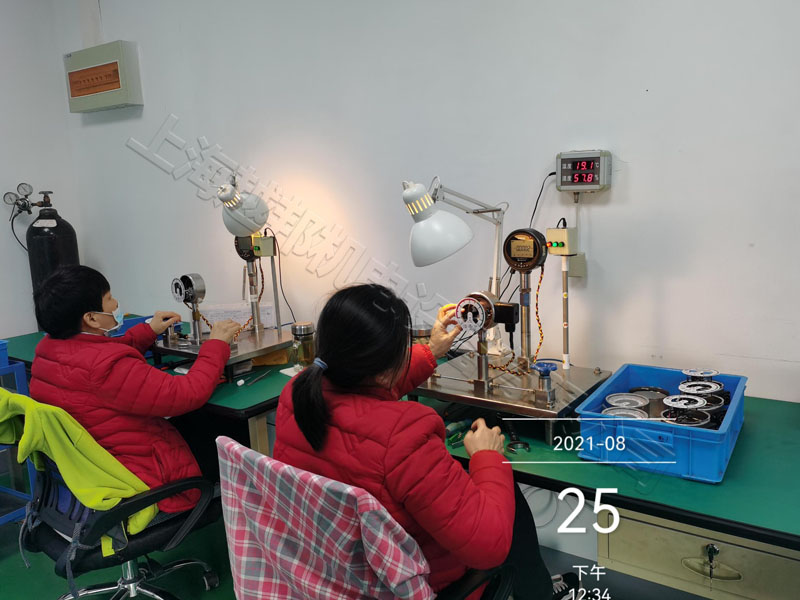 電子廠中央空調(diào)維護(hù)