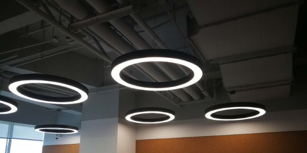 風管機與吸頂機出故障怎么處理？