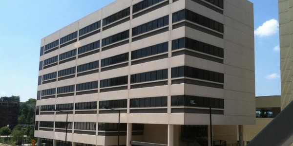 辦公樓適合安裝美的商用中央空調(diào)嗎？